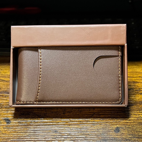 Mark Fred Men’s Bifold Wallet in Brown Leather - Picture 2 of 5